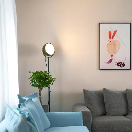 Old Town Apartment *